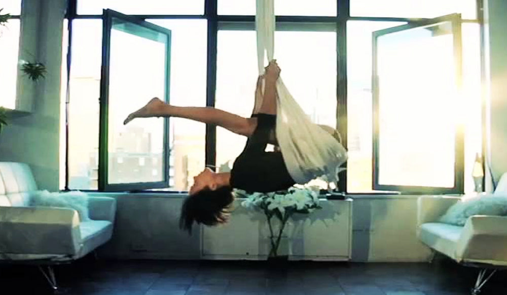 Inicia el otoño haciendo Fly Yoga
