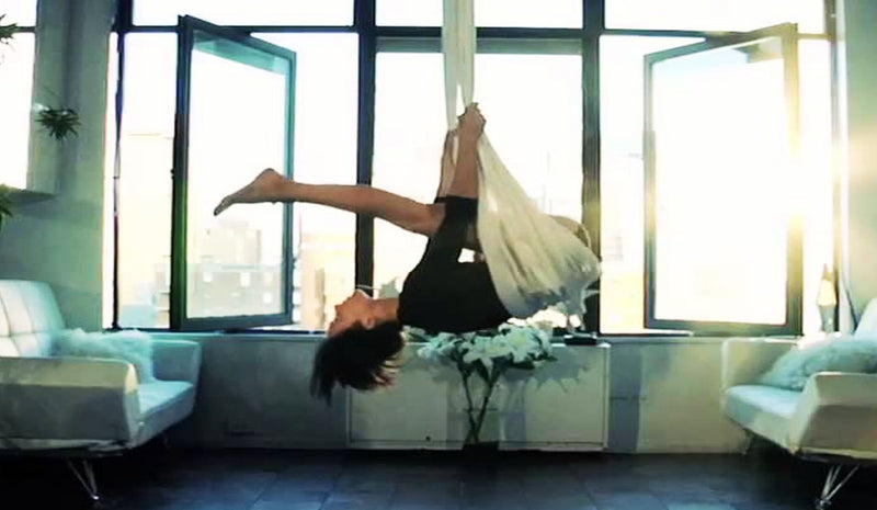 Inicia el otoño haciendo Fly Yoga